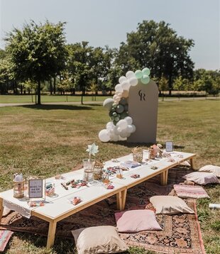 Picknicktafeltjes en decoratie te huur