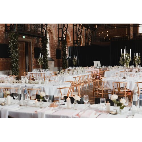Trouwdecoratie tafelnummer met bloemen