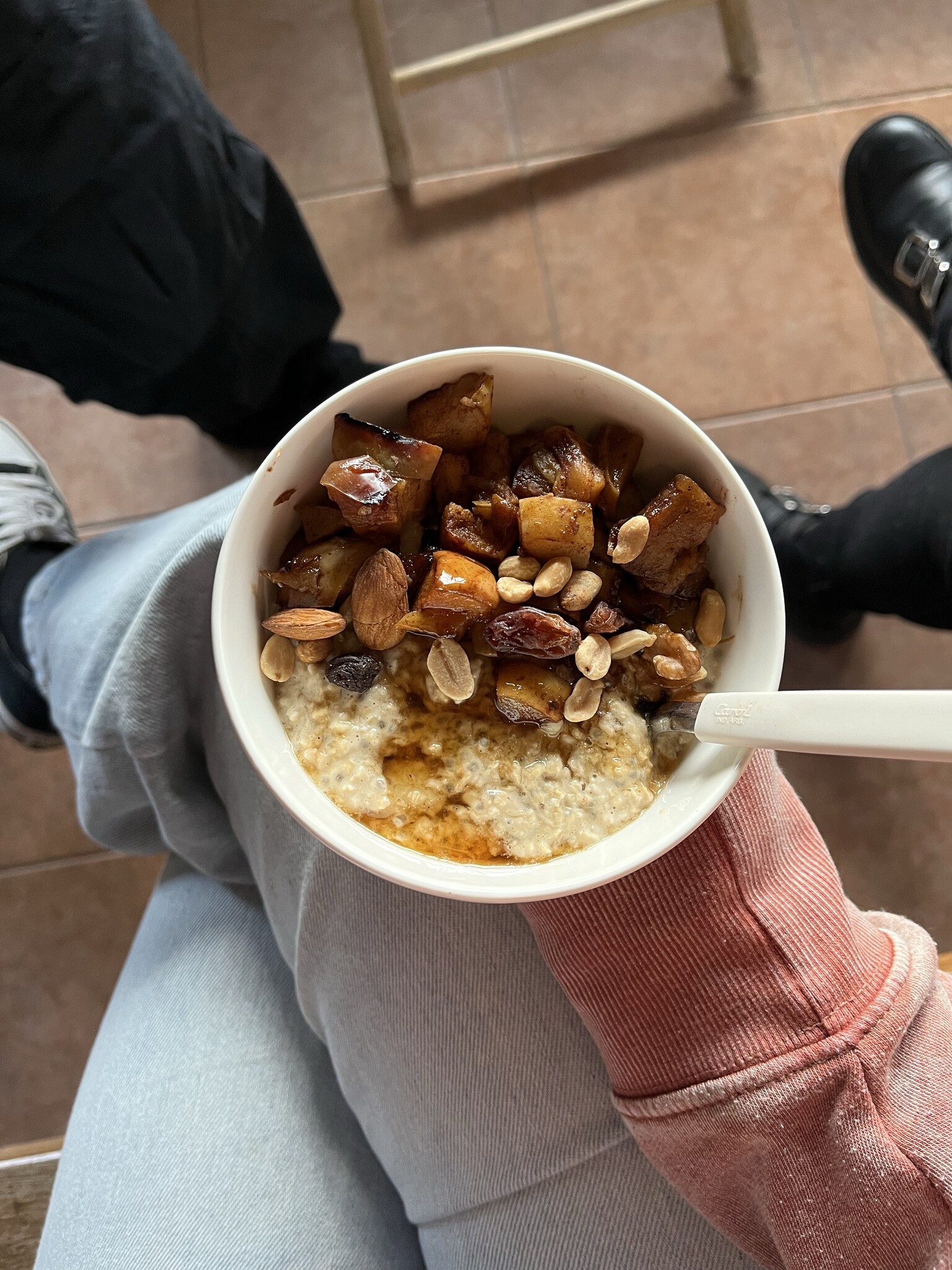 Recept: Eiwitrijke havermout met kaneel en honing – Een gezonde ontbijtvariant