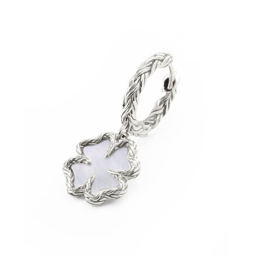 Buddha to Buddha Buddha to Buddha Oorbellen 197 Katja Klaver Parelmoer Zilver