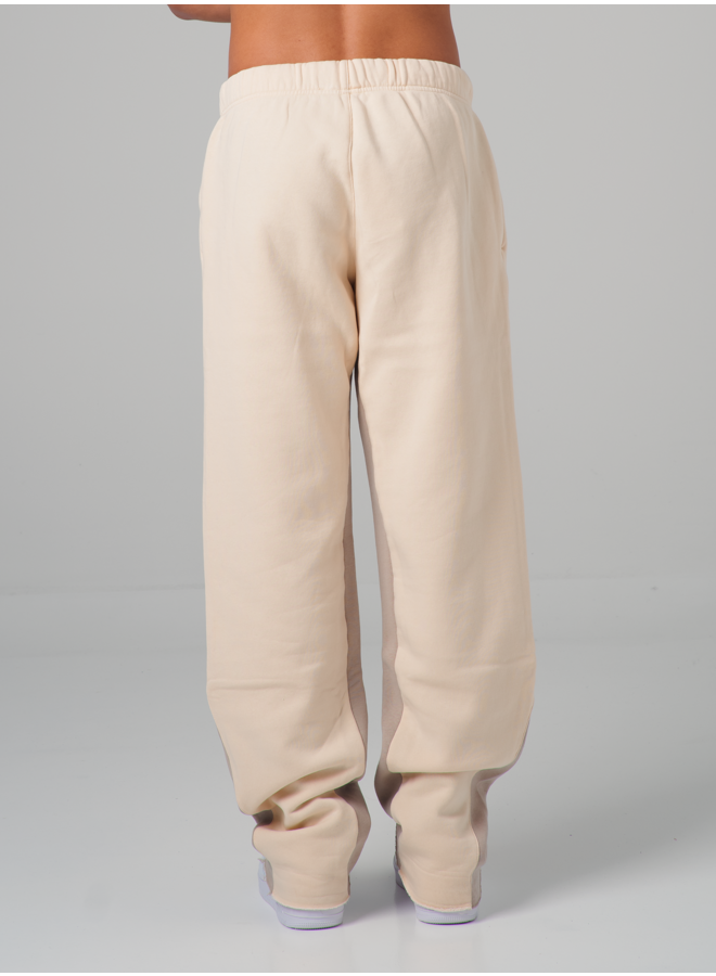 TM Logo Flare Sweatpants Beige (Men)