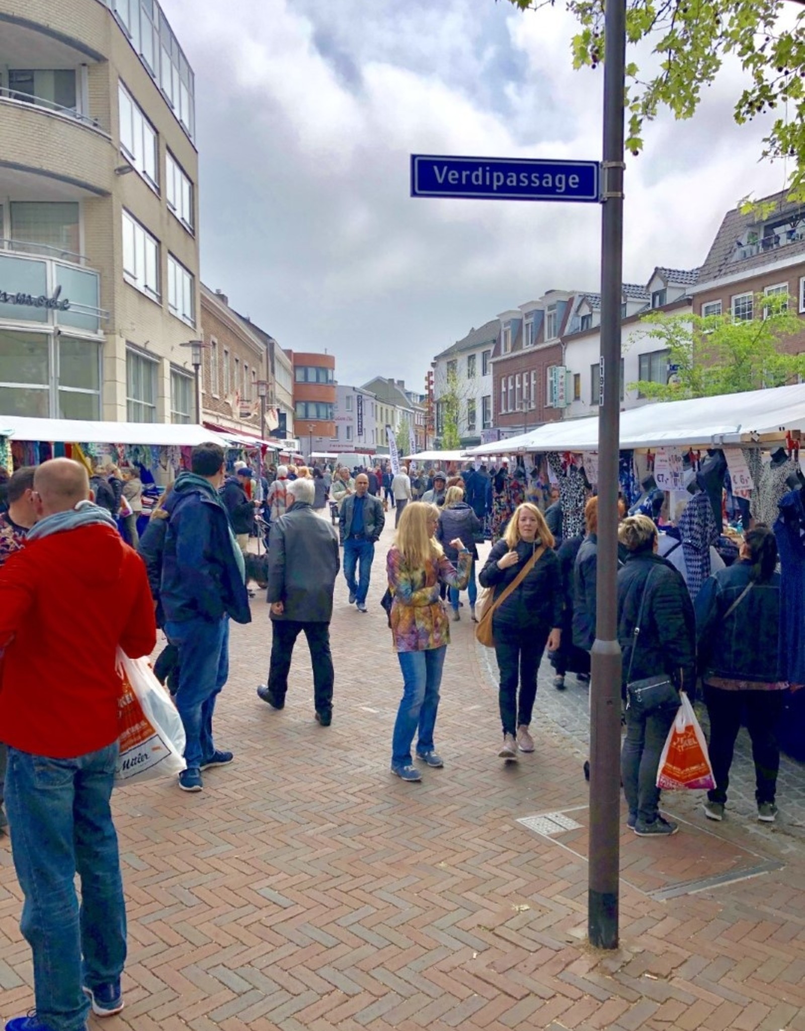 Kerkrade (NL) - Markt,  lundi, 3 octobre 2022