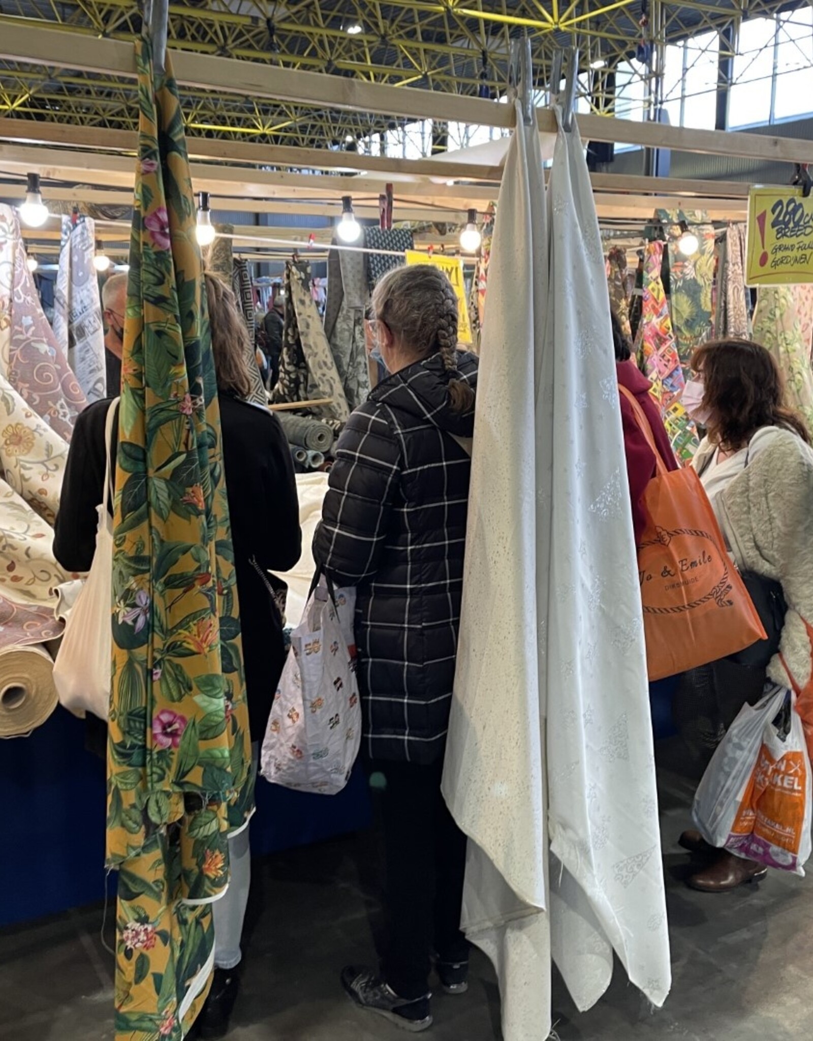 Salon du Tissu Courtrai StoffenBestellen.nl