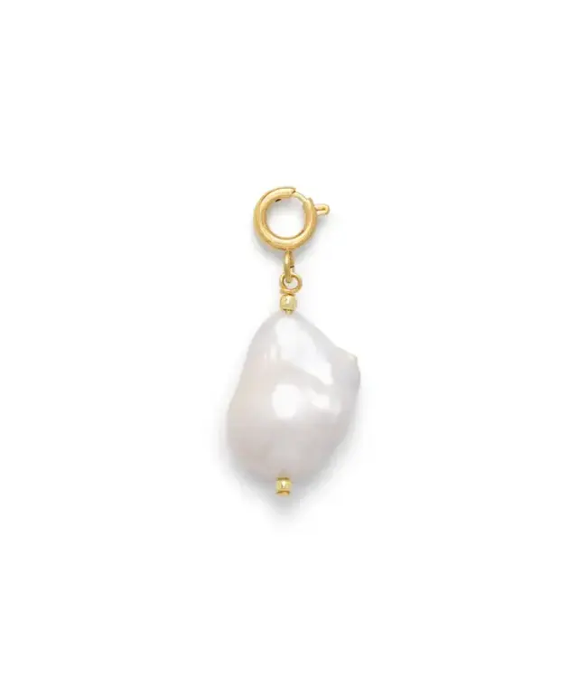 Le Veer Baroque Pearl Charm
