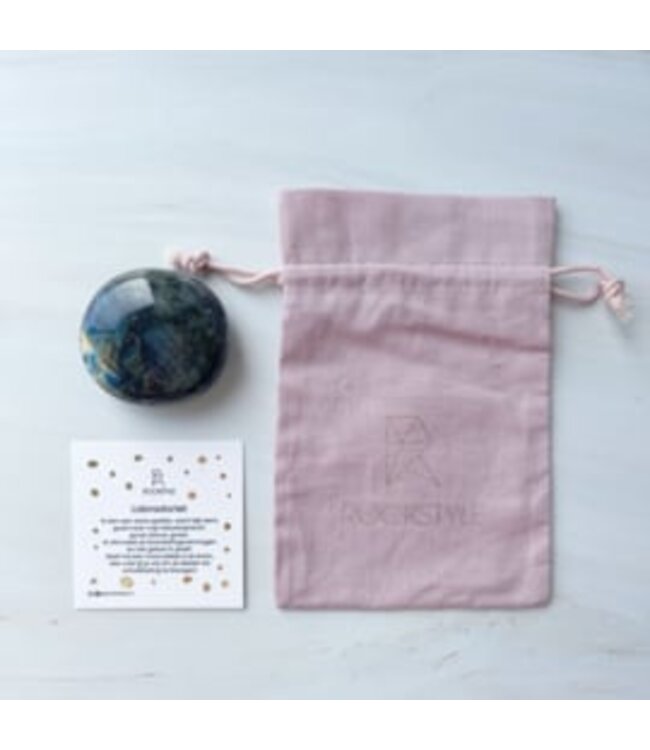 Labradoriet in roze zakje