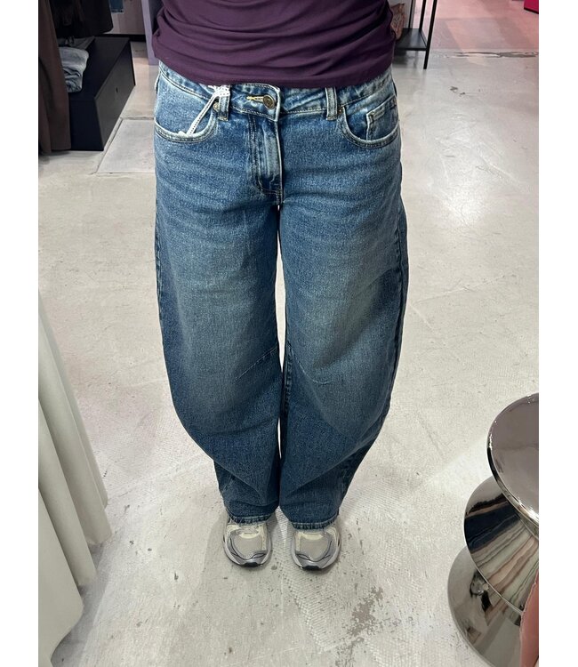 Susie Barrel Jeans - Washed Blue