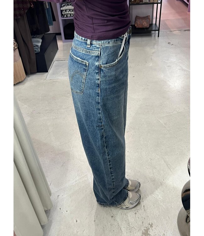 Susie Barrel Jeans - Washed Blue