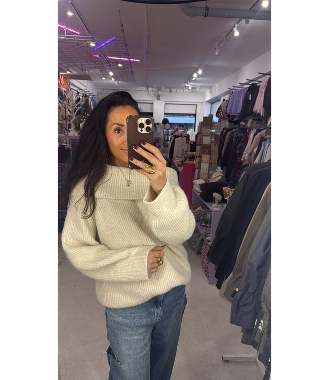 Soft Shoulder Knit - Beige