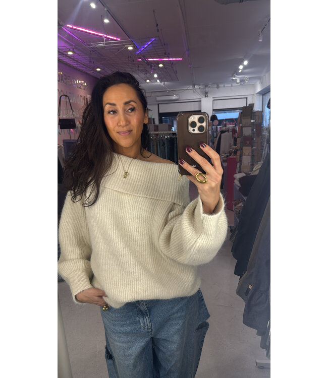Soft Shoulder Knit - Beige