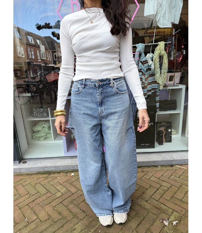 Cut Out Barrel Jeans - Blue