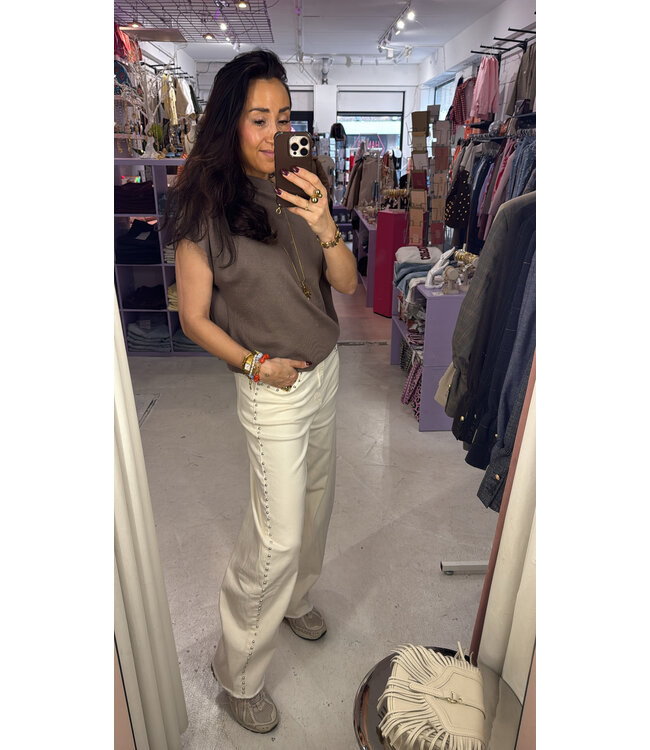 Ivory Stud Barrel Jeans - Offwhite