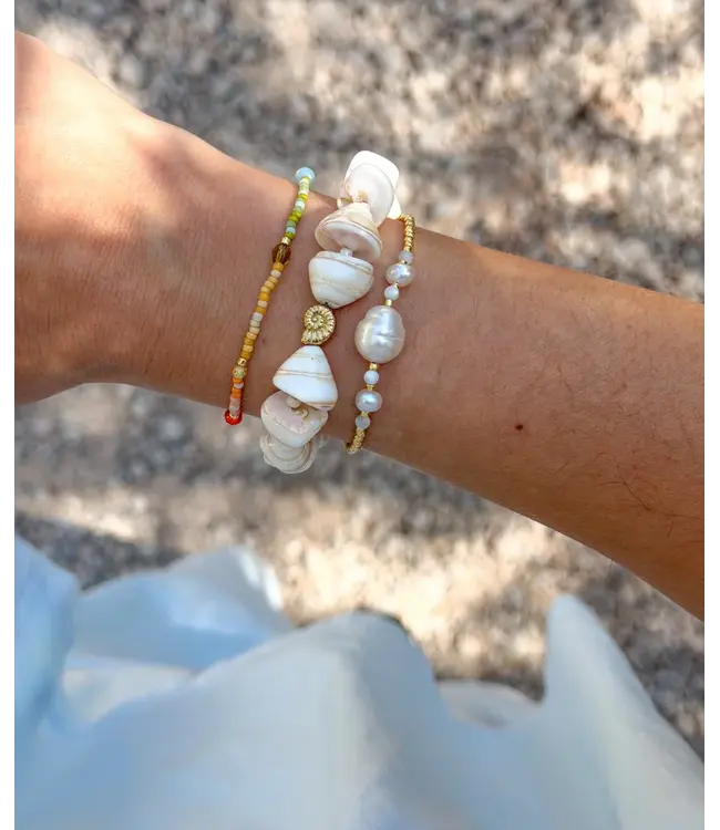 Salty Shell Armband