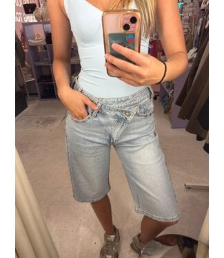 Rivet Stud Bermuda - Light Blue