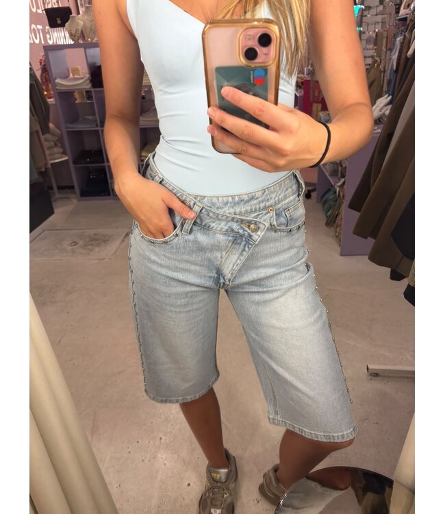 Rivet Stud Bermuda - Light Blue