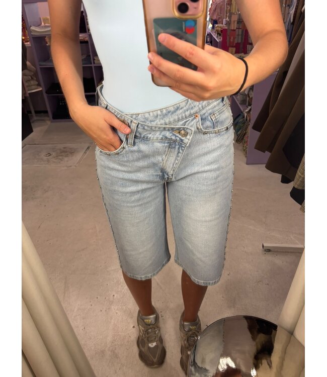 Rivet Stud Bermuda - Light Blue