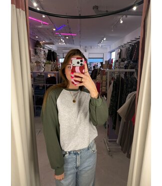 Essential Cropped Long sleeve - Green/Grey