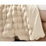 Primaviera DeLuxe Pom Rabbit Fur plaid Zand 150 x 200