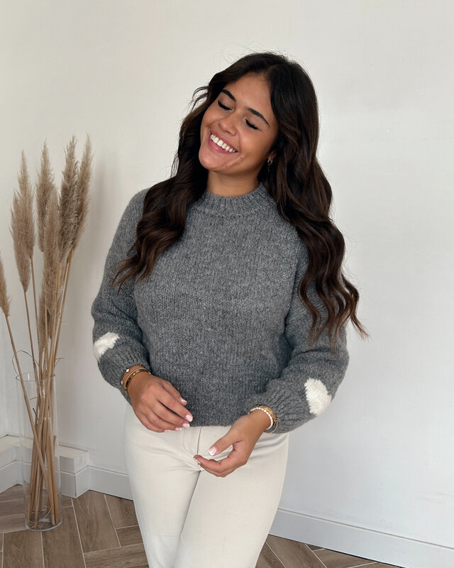 trui hartjesmouw - grijs