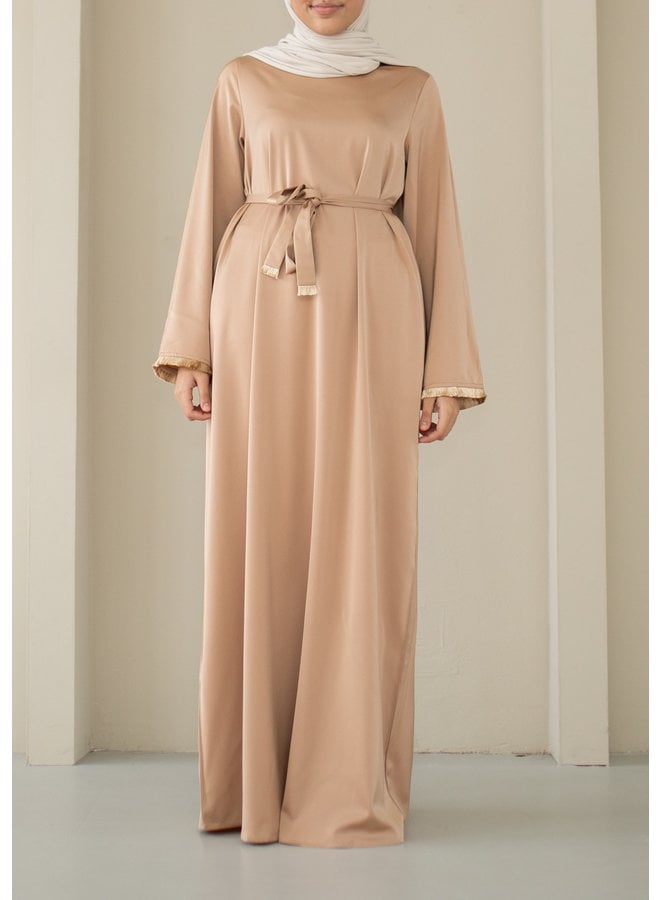 Satin dress with belt - Nude