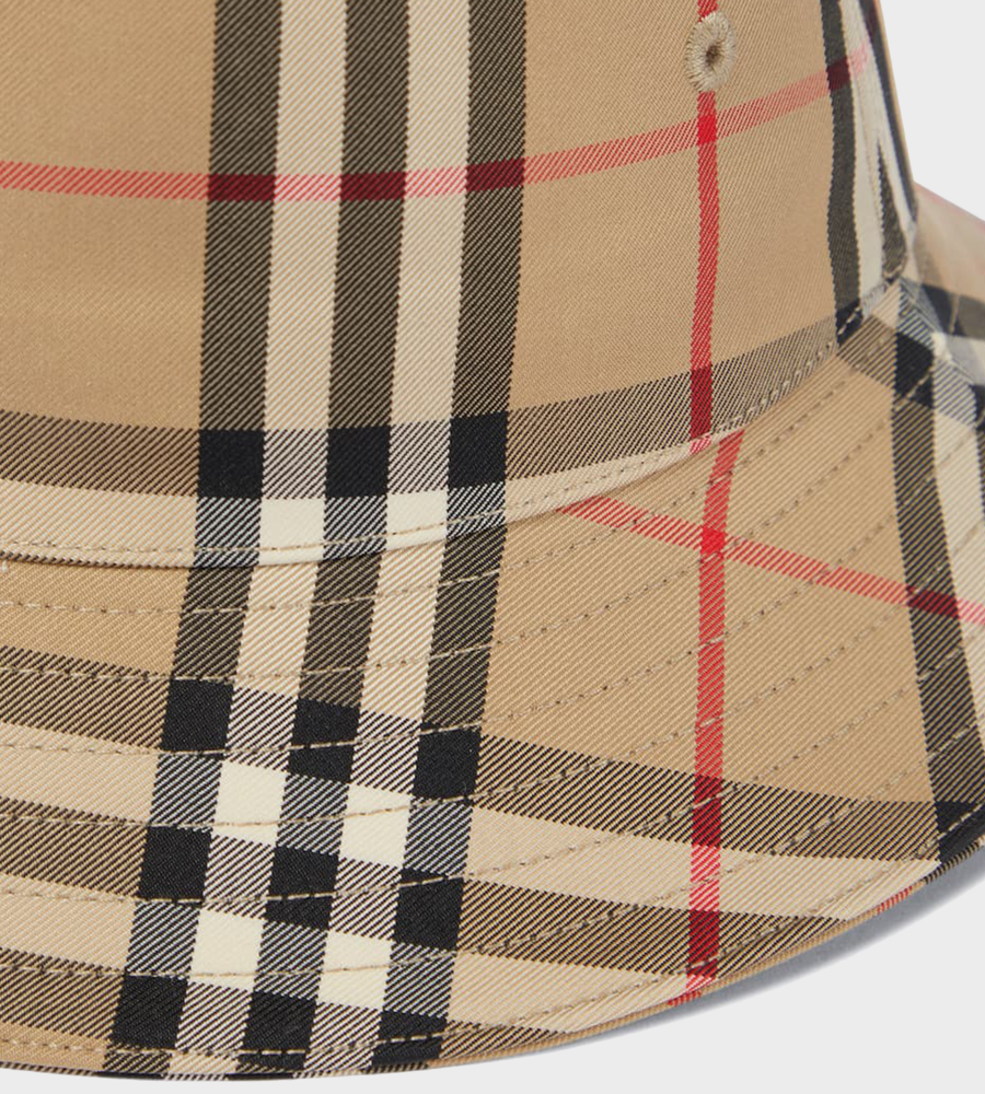 Arriba 68+ imagen how to clean burberry hat Abzlocal.mx