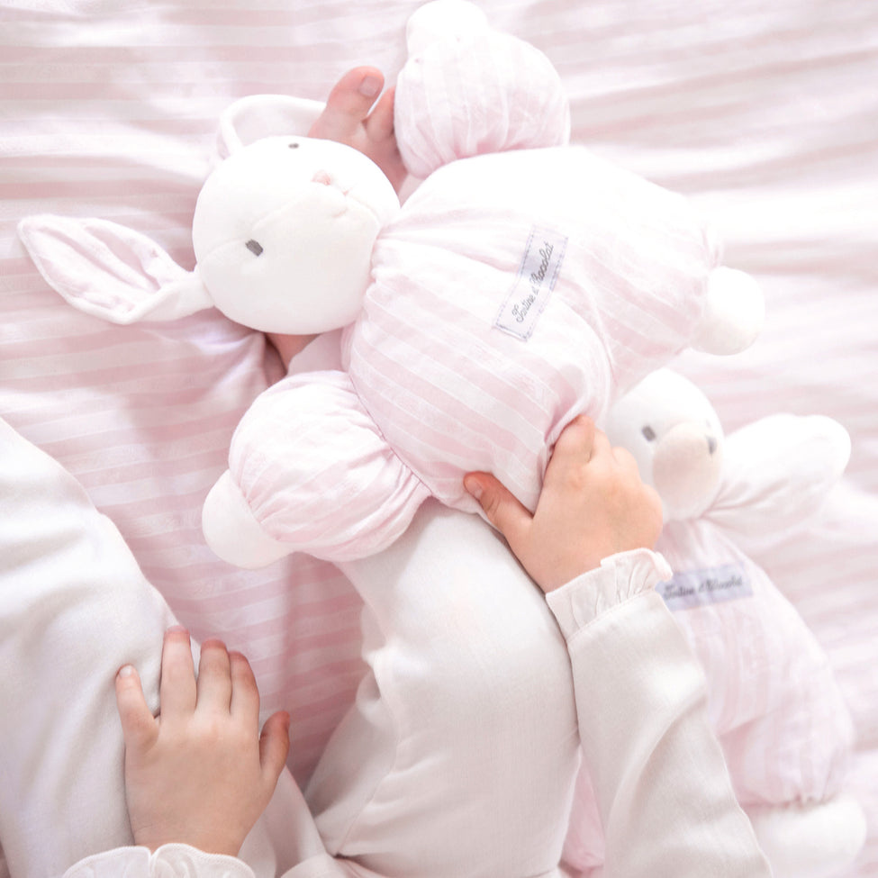 Augustin The Rabbit 1977 - Rose pale-2