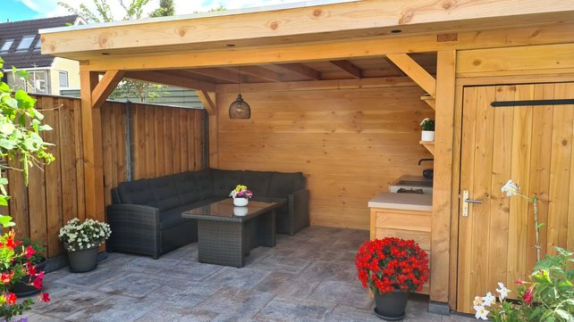 Overkapping met schuur  - 550x300cm Overkapping met schuur  - 550x300cm