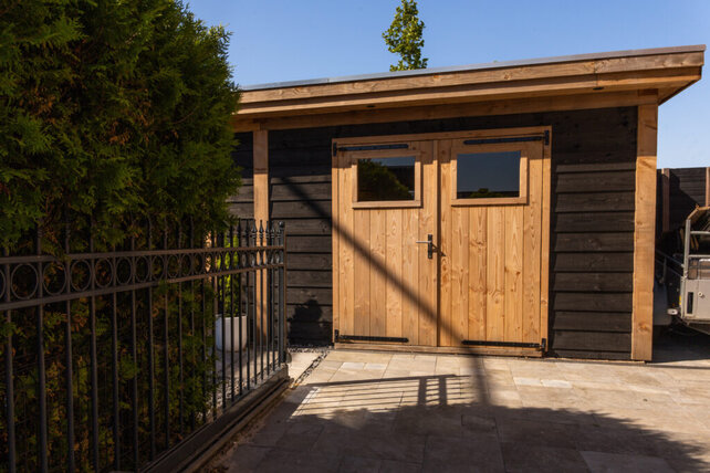 Overkapping met 2 schuren  1250x300