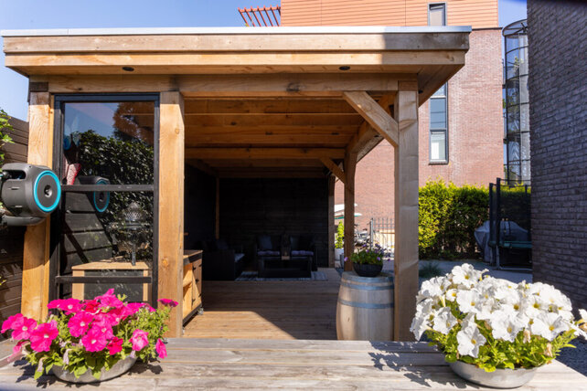 Overkapping met 2 schuren  1250x300