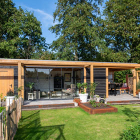 Overkapping met schuur 11 meter