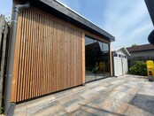 Douglas 25x133 - Triple Rhombus zwart/douglas