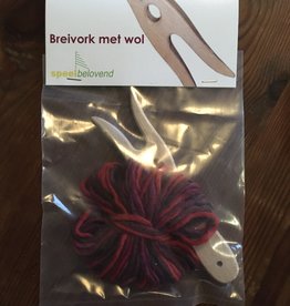 Speelbelovend Breivork met wol