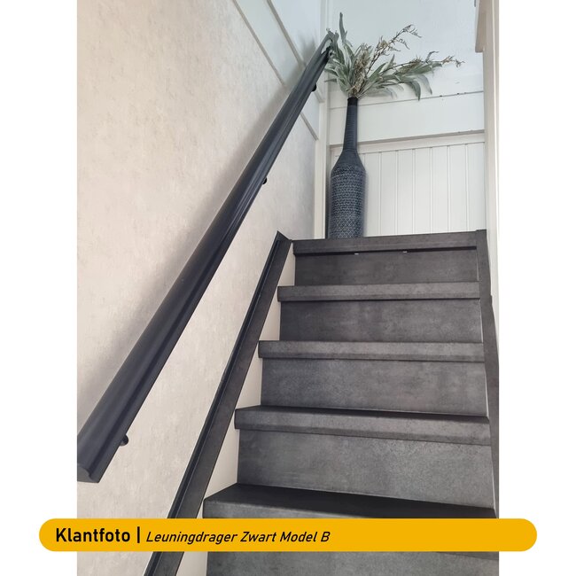 Zwart hardhouten trapleuning |  Sleutelgat (56x67 mm)