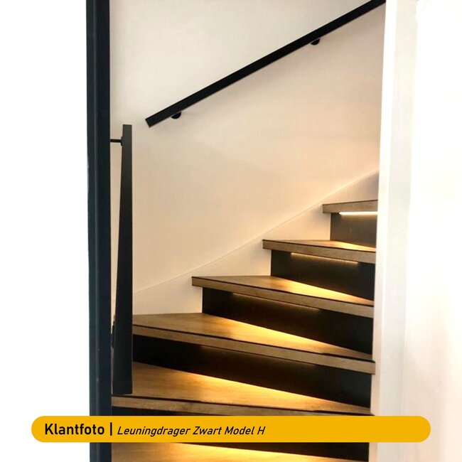Zwarte stalen (rvs) trapleuning | Vierkant (40x40 mm)