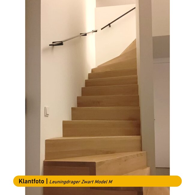 Zwarte stalen (rvs) trapleuning | Plat (40x10 mm)