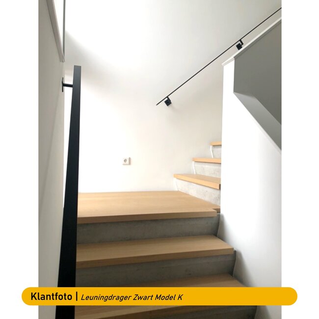 Zwarte stalen (rvs) trapleuning | Plat (40x10 mm)