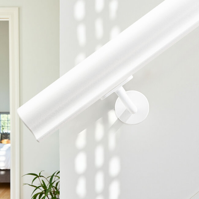 Wit hardhouten trapleuning | Sleutelgat (56x67 mm)