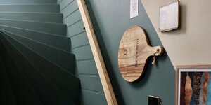 Welke boortechnieken gebruik je voor het monteren van een trapleuning in beton, steen of hout?