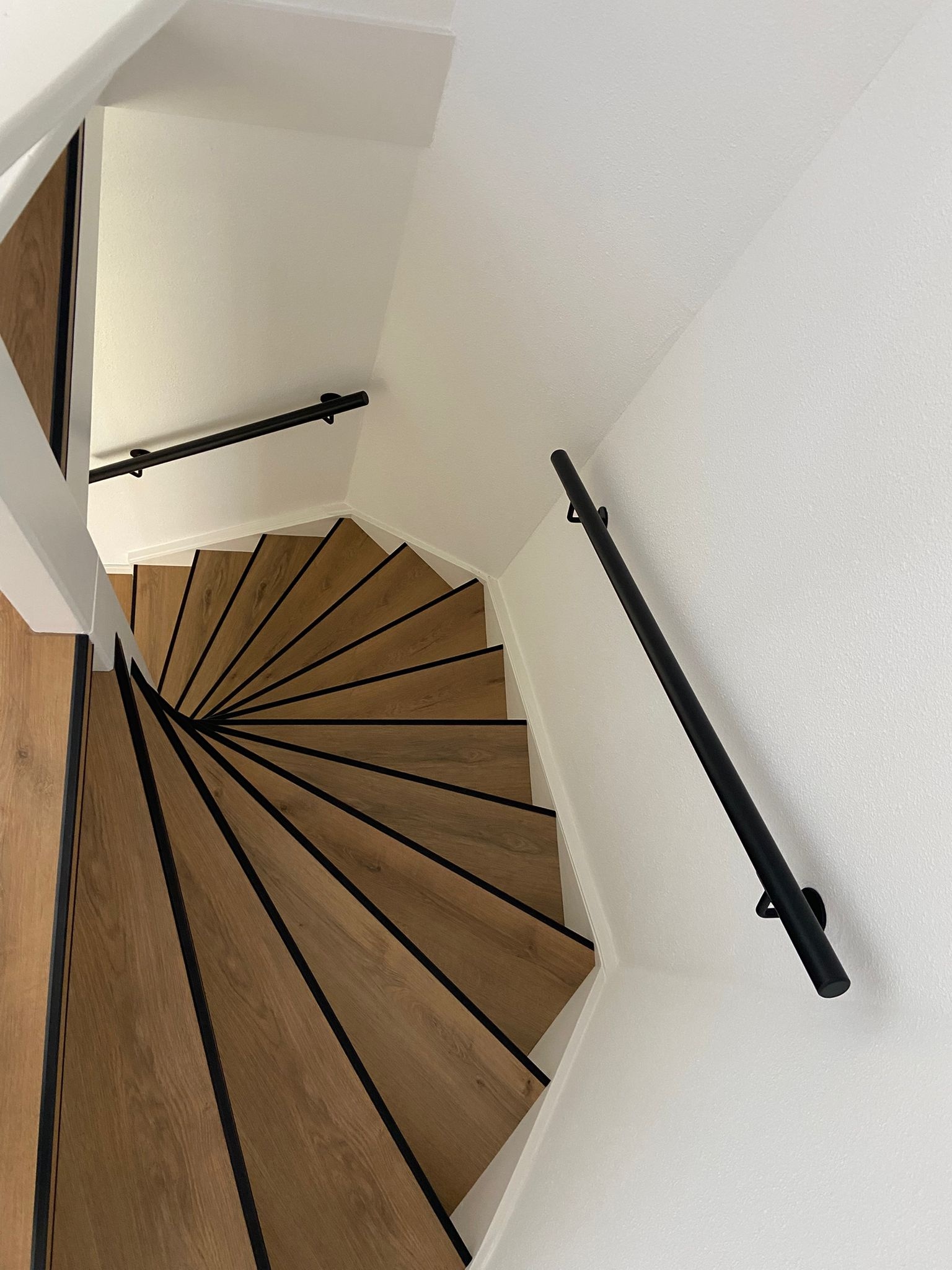 Handige tips voor het monteren van een trapleuning in een smalle trapruimte