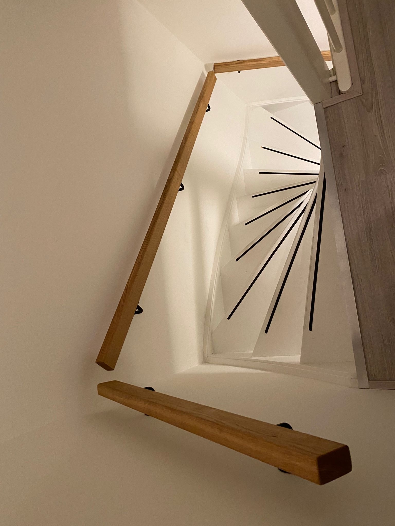 Welk hout is het meest geschikt voor een trapleuning?