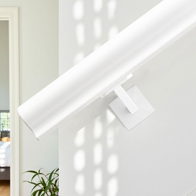 Wit hardhouten trapleuning | Sleutelgat (56x67 mm)