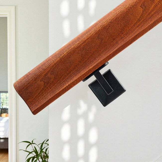 Mahonie houten trapleuning | Sleutelgat (44x75 mm)