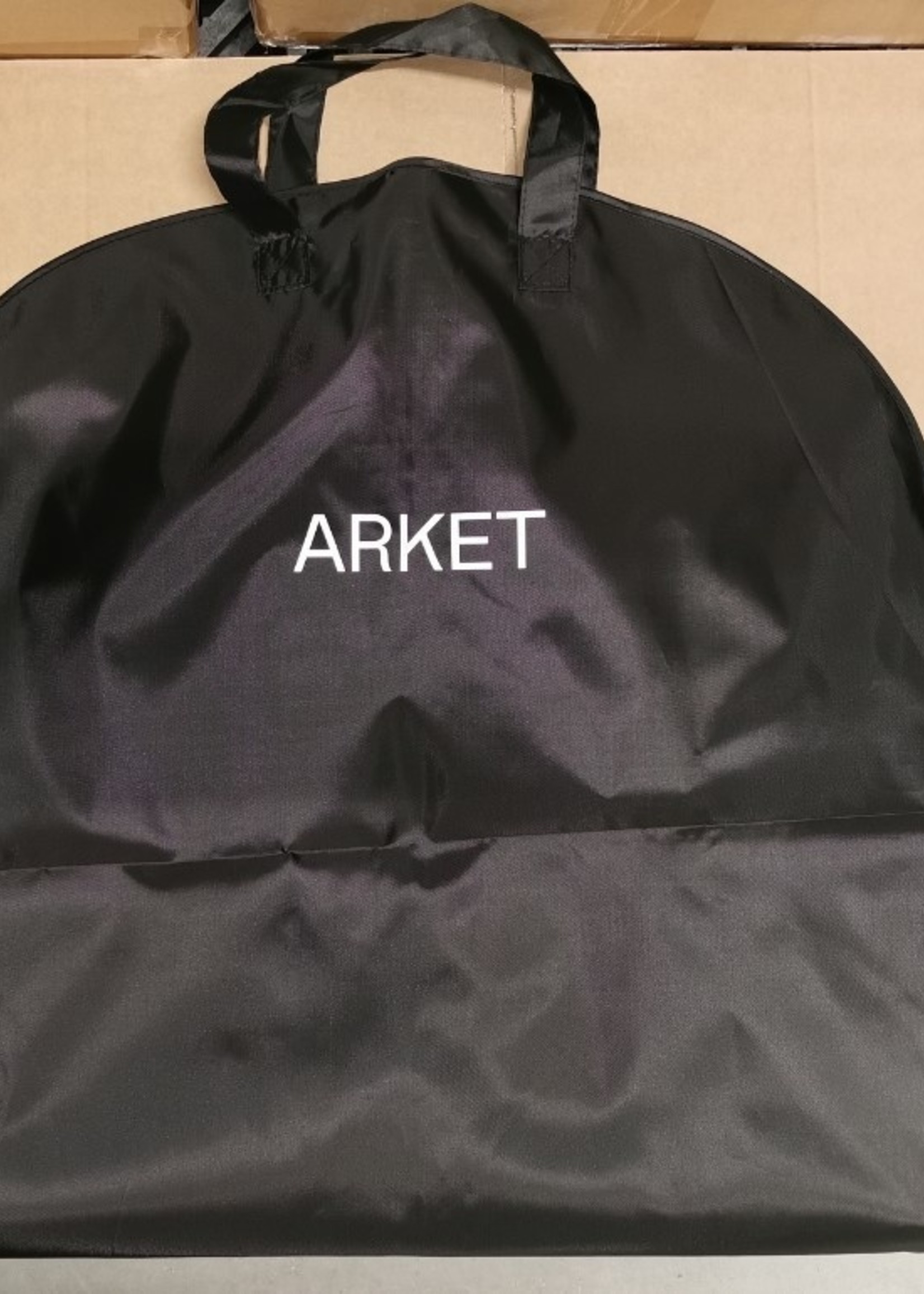 Arket 6120_Suit Carrrier