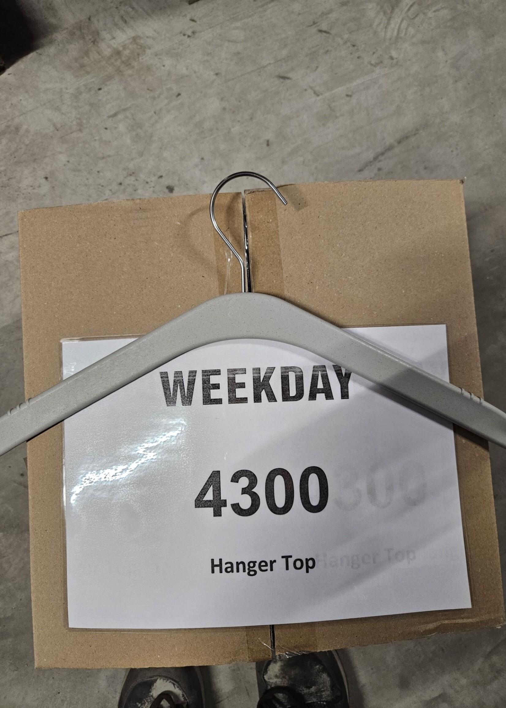 Weekday 4300_Top hanger