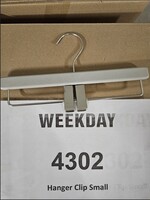 Weekday 4302_Clip hanger small