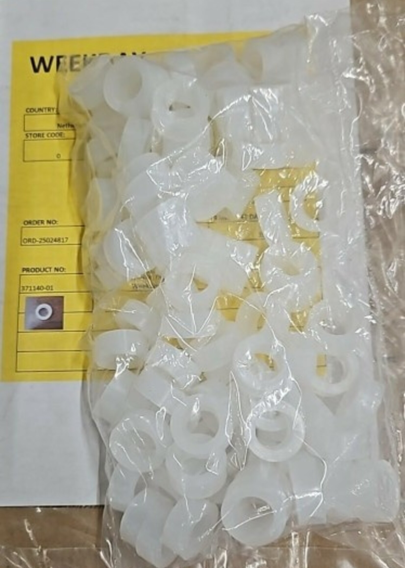 Weekday 4305_Hanger top clear rubber ring