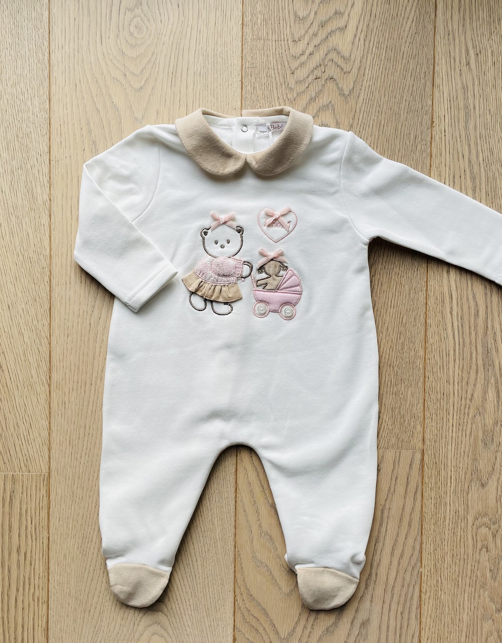 Le Bebé / Pyjama baby met buggy