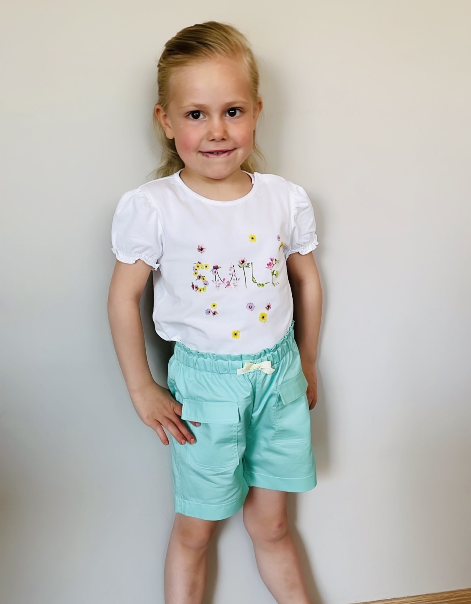 Aletta / Mint shortje met strikje