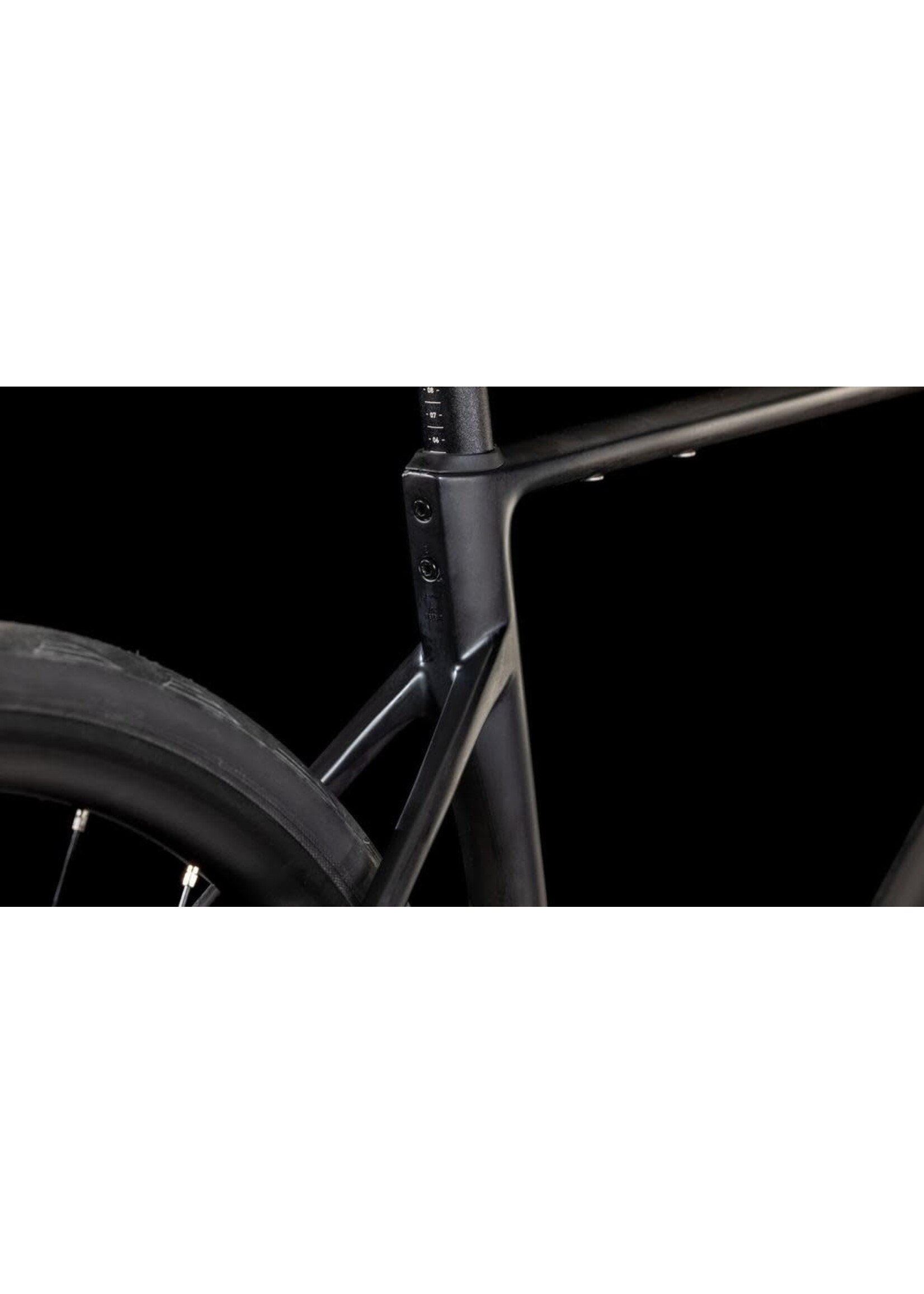 CUBE Cube Attain C:62 Race blackline