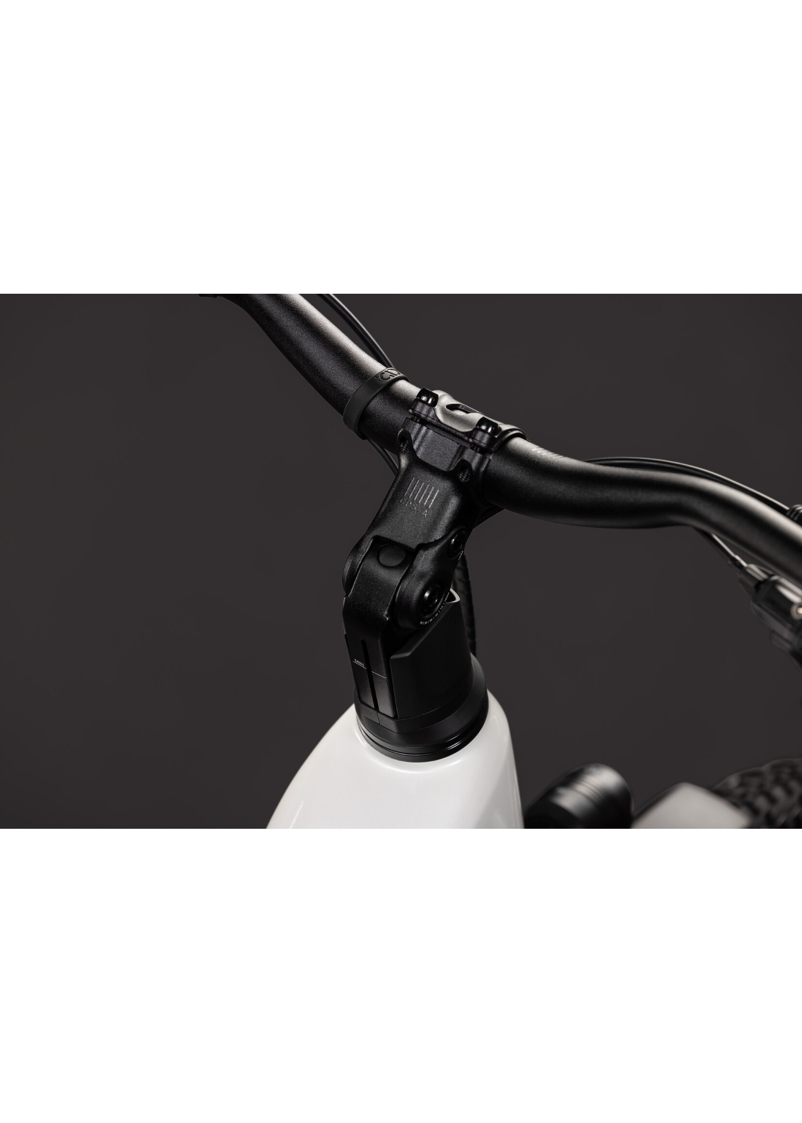 CUBE Cube Nuride Hybrid Performance 720 metallicwhite´n´grey
