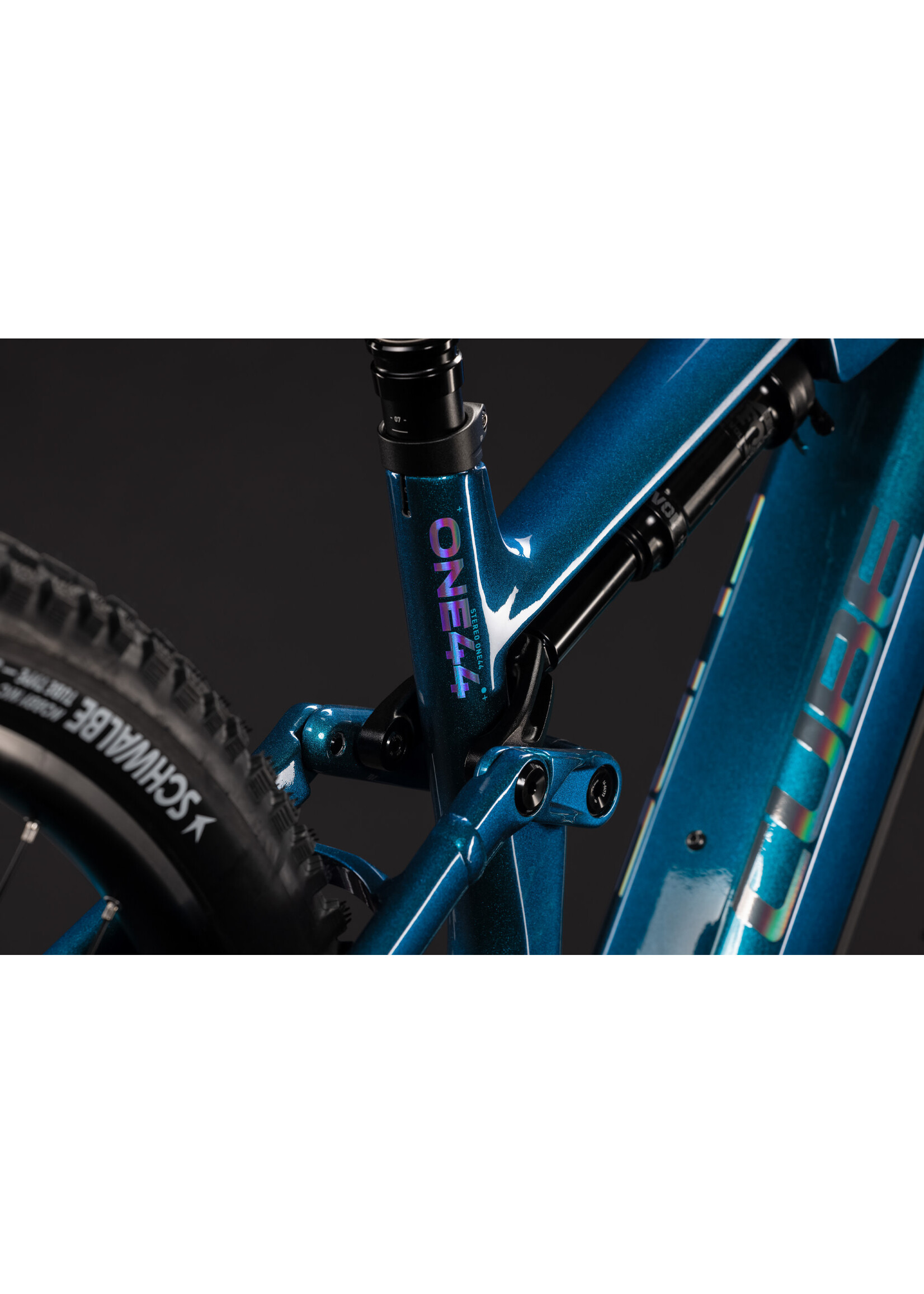 CUBE Cube Stereo Hybrid ONE44 HPC Race 800 nebula´n´prizm